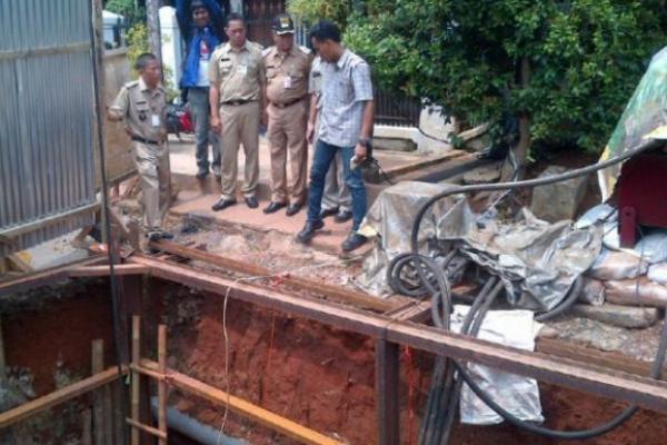 Atasi Genangan, Pemkot Jaktim Akan Membuat Sodetan Saluran Di Jl Jambore